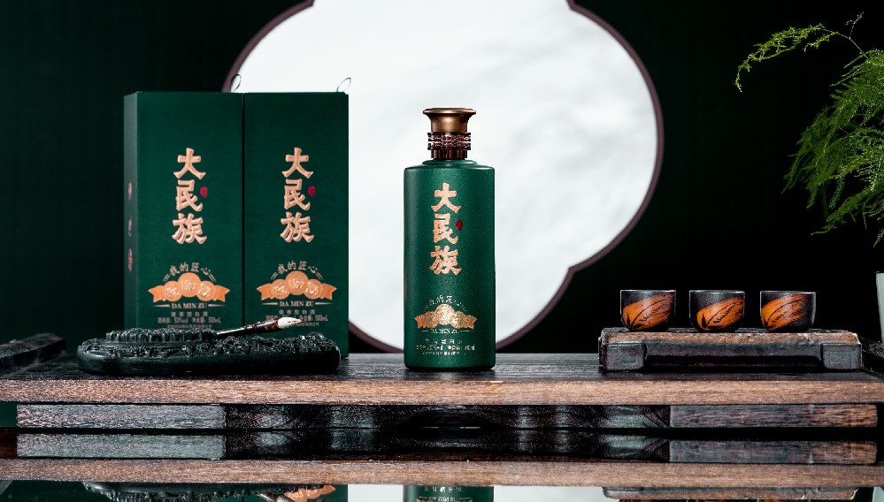 大民族酒・我的匠心：百元价位，一款适配家饮与礼赠的坤沙酱酒